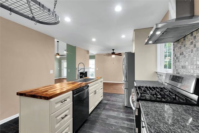 210 Briarcliff Road, Central, SC 29630