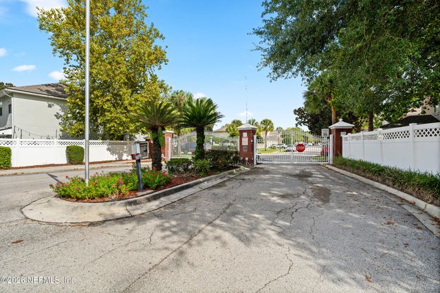 403 SOUTHERN BRANCH Lane, St. Johns, FL 32259