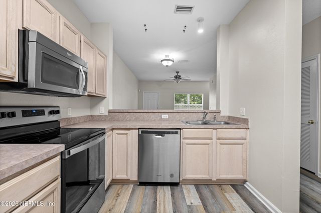 403 SOUTHERN BRANCH Lane, St. Johns, FL 32259