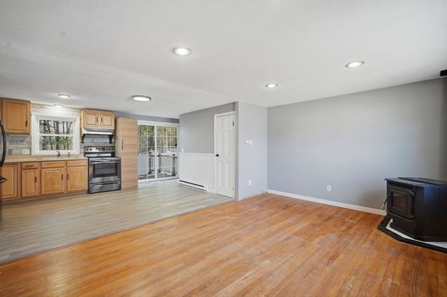 239 Hanson Dr, Springfield, MA 01128