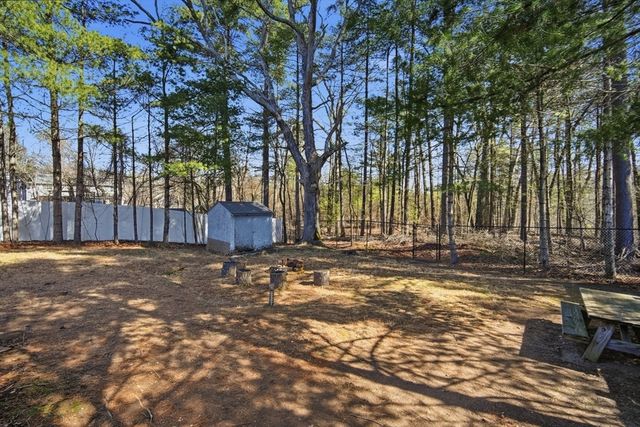 239 Hanson Dr, Springfield, MA 01128