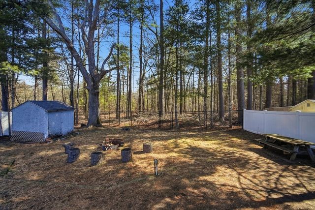 239 Hanson Dr, Springfield, MA 01128