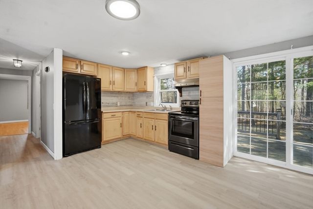 239 Hanson Dr, Springfield, MA 01128