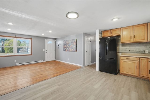 239 Hanson Dr, Springfield, MA 01128