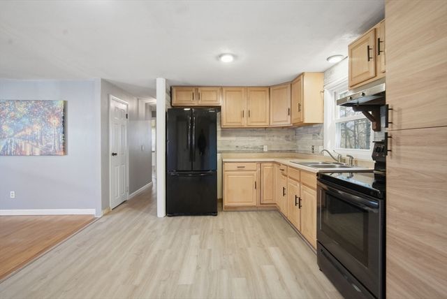 239 Hanson Dr, Springfield, MA 01128