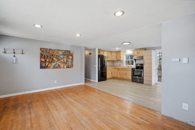 239 Hanson Dr, Springfield, MA 01128