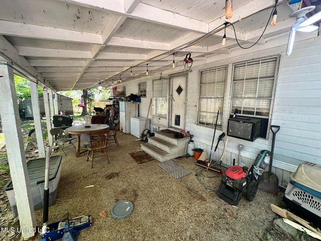 8161 Jack Graves Road, Biloxi, MS 39532