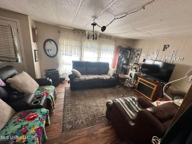 8161 Jack Graves Road, Biloxi, MS 39532