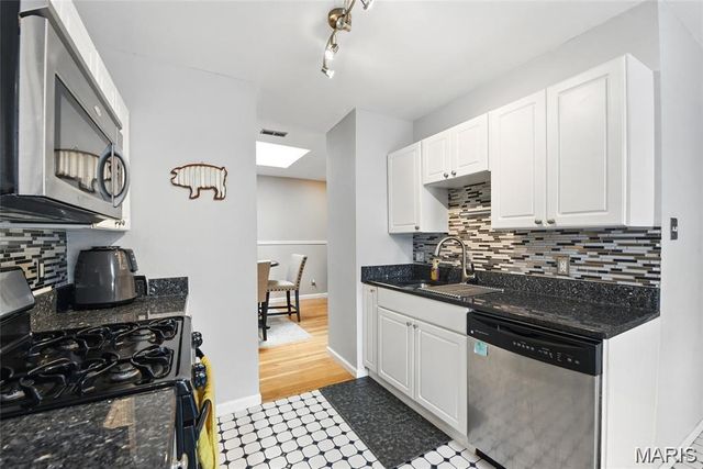 2416 S 12th Street A, St Louis, MO 63104