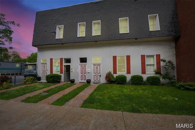 2416 S 12th Street A, St Louis, MO 63104