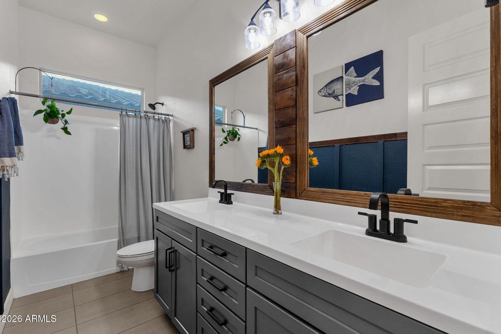 Image 29 of property listing at 7444 W SPUR Drive, Peoria, AZ 85383