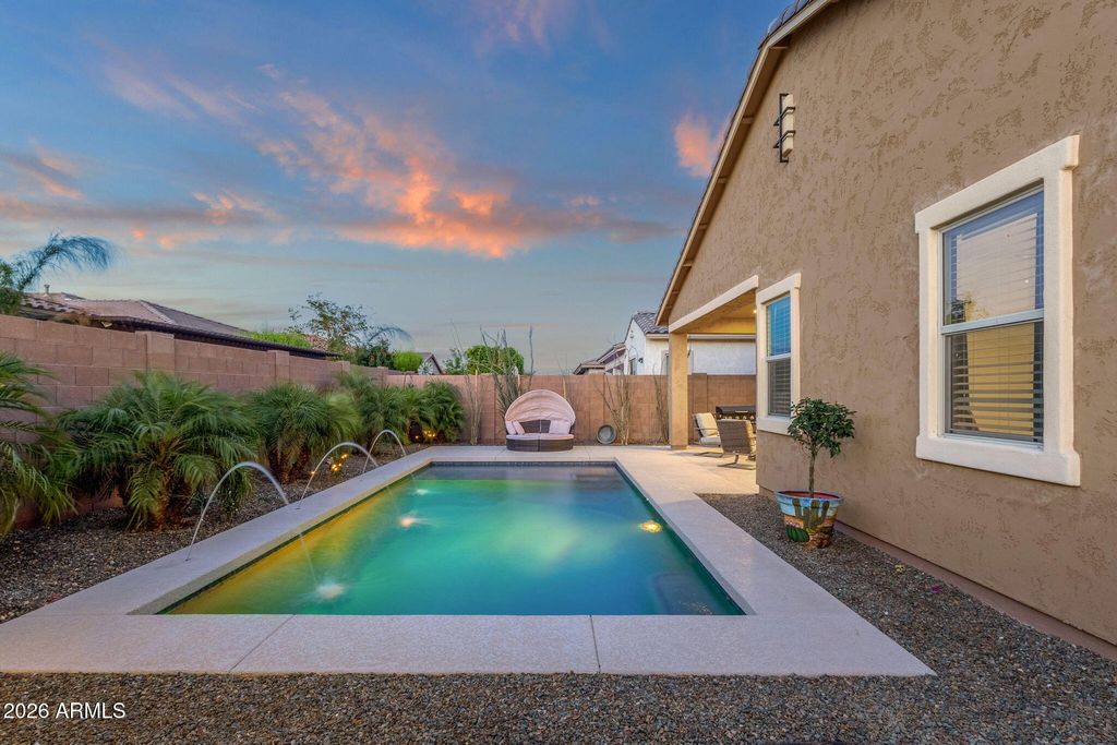 Image 37 of property listing at 7444 W SPUR Drive, Peoria, AZ 85383