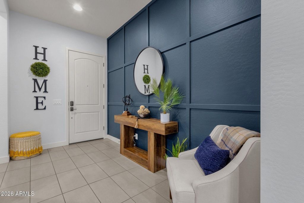 Image 6 of property listing at 7444 W SPUR Drive, Peoria, AZ 85383