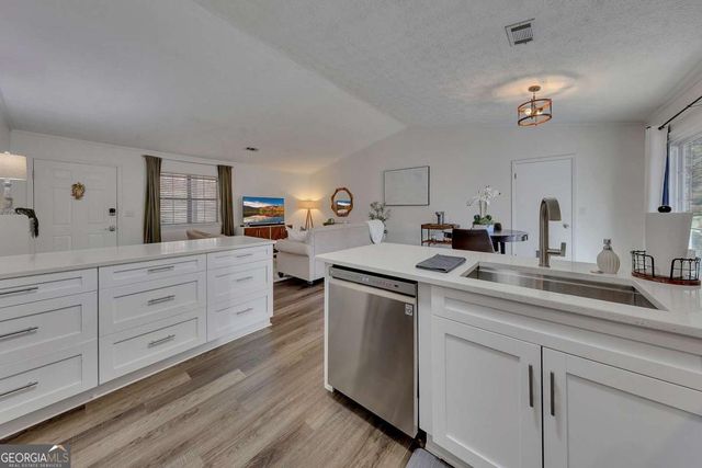 3256 Stonewall Drive NW, Kennesaw, GA 30152