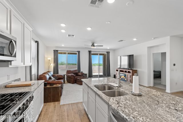 10072 S Arnold Ranch Road, Vail, AZ 85641