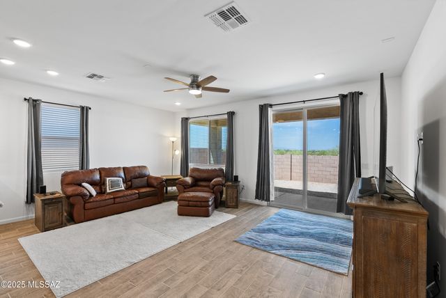 10072 S Arnold Ranch Road, Vail, AZ 85641