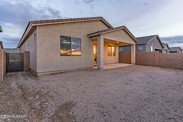 10072 S Arnold Ranch Road, Vail, AZ 85641