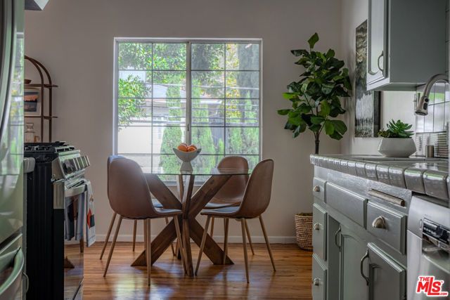 1115 N Beverly Glen Boulevard, Los Angeles, CA 90077
