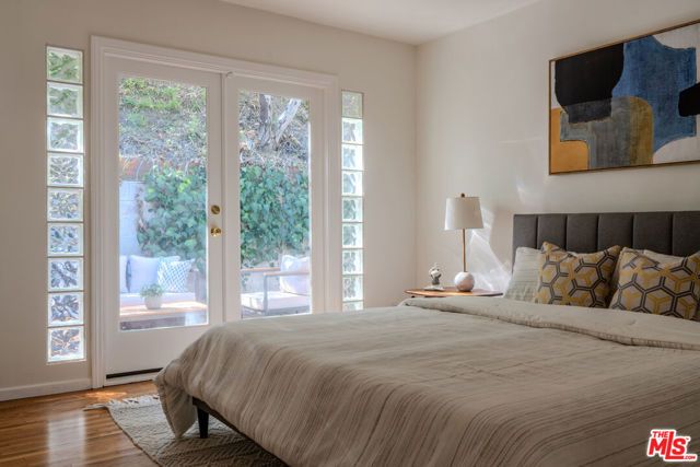 1115 N Beverly Glen Boulevard, Los Angeles, CA 90077