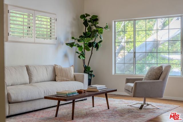1115 N Beverly Glen Boulevard, Los Angeles, CA 90077