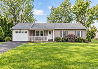 5 Meadowbrook Drive, Kingston, NY 12401