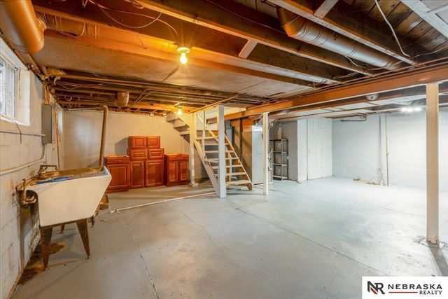 3735 N 43rd Street, Omaha, NE 68111