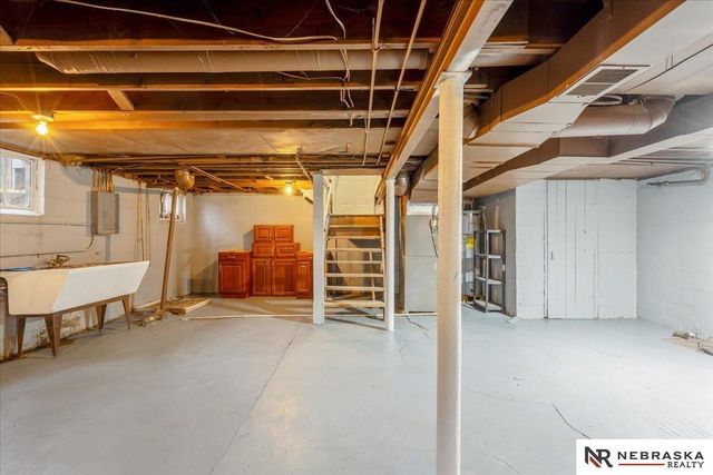 3735 N 43rd Street, Omaha, NE 68111