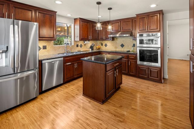 8272 Woodlake Hills Dr, Orangevale, CA 95662