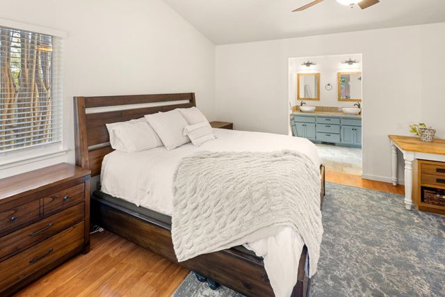 8272 Woodlake Hills Dr, Orangevale, CA 95662