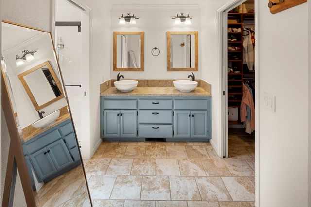 8272 Woodlake Hills Dr, Orangevale, CA 95662