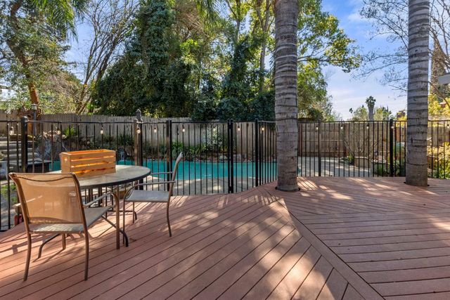 8272 Woodlake Hills Dr, Orangevale, CA 95662