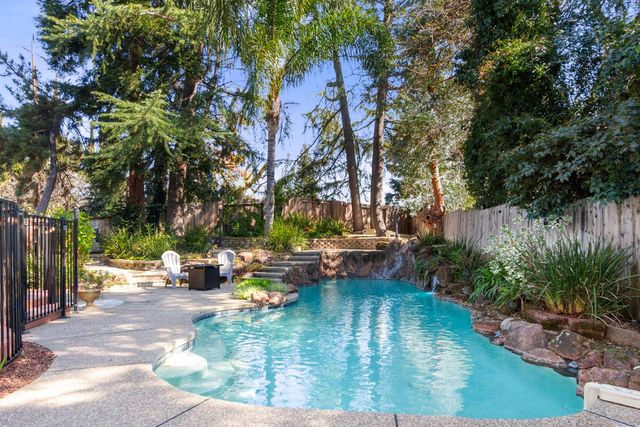 8272 Woodlake Hills Dr, Orangevale, CA 95662