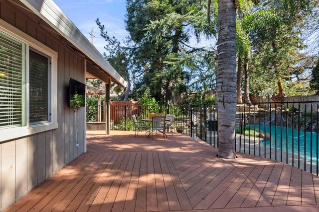 8272 Woodlake Hills Dr, Orangevale, CA 95662