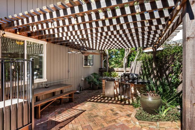 8272 Woodlake Hills Dr, Orangevale, CA 95662