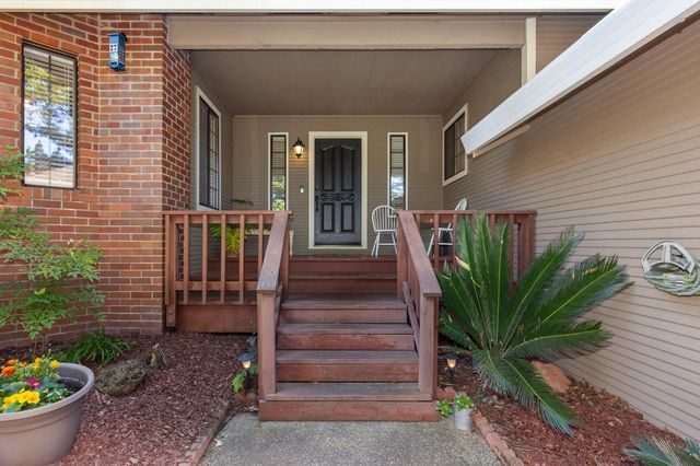 8272 Woodlake Hills Dr, Orangevale, CA 95662