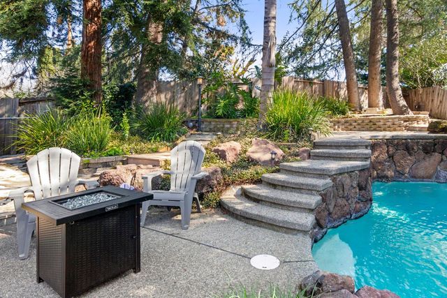 8272 Woodlake Hills Dr, Orangevale, CA 95662