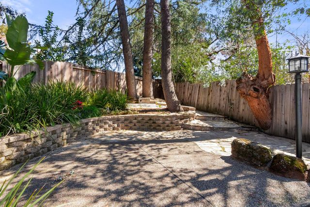 8272 Woodlake Hills Dr, Orangevale, CA 95662