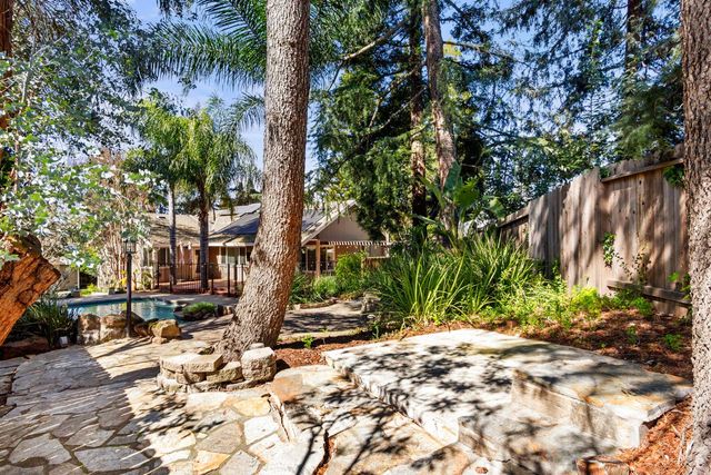 8272 Woodlake Hills Dr, Orangevale, CA 95662
