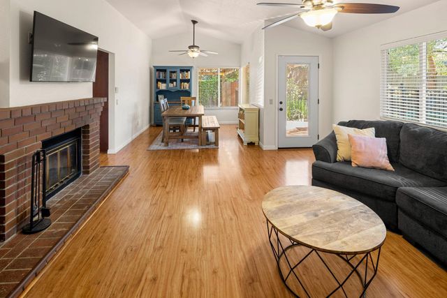 8272 Woodlake Hills Dr, Orangevale, CA 95662