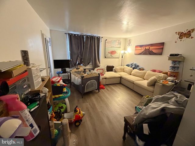 3337 OAKMONT ST, Philadelphia, PA 19136