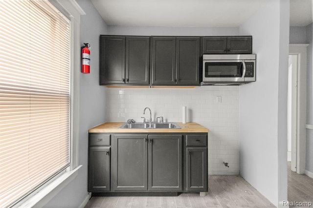 4357 W Philadelphia Street, Detroit, MI 48204