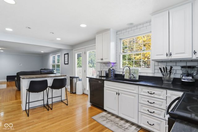 9111 Ditch Road, Indianapolis, IN 46260