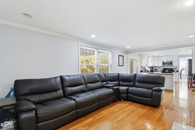 9111 Ditch Road, Indianapolis, IN 46260