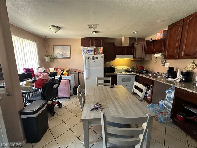 4300 North Lamont Street 282, Las Vegas, NV 89115