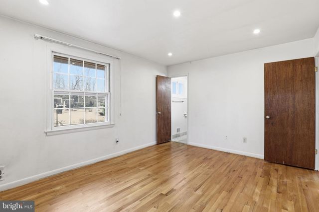 7220 BROOKCREST PL, Annandale, VA 22003