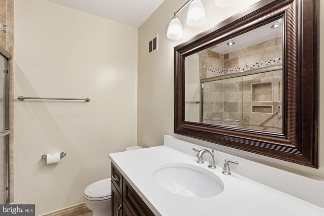 7220 BROOKCREST PL, Annandale, VA 22003