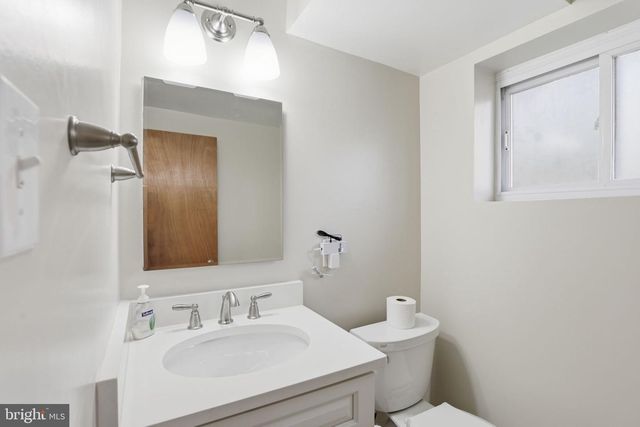 7220 BROOKCREST PL, Annandale, VA 22003