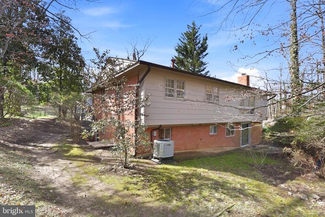 7220 BROOKCREST PL, Annandale, VA 22003