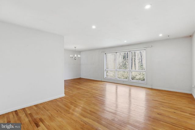 7220 BROOKCREST PL, Annandale, VA 22003