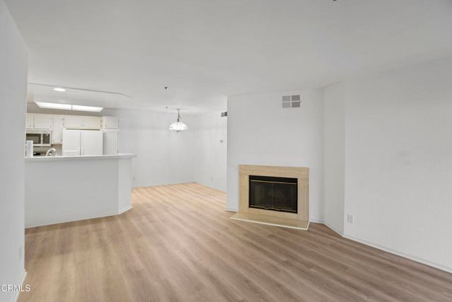 5805 Oak Bend Lane 208, Oak Park, CA 91377